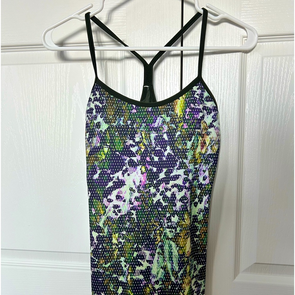 Lululemon Tank with Sports Bra - Picture 5 of 8